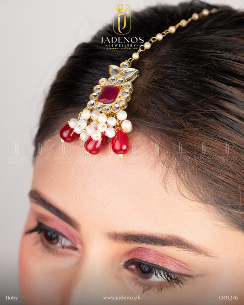 The Sohni Saaj Choker Set with Tika